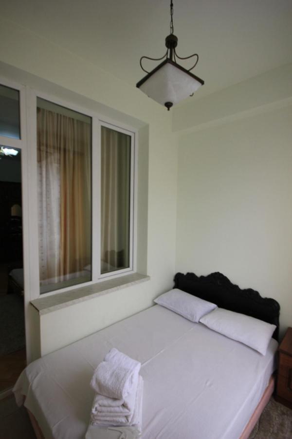 Rent Inn Yerevan On North Avenue Exterior foto