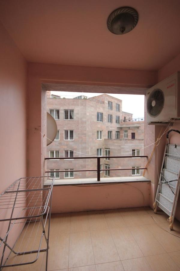 Rent Inn Yerevan On North Avenue Exterior foto