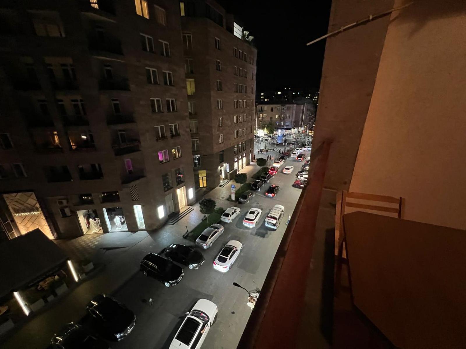 Rent Inn Yerevan On North Avenue Exterior foto