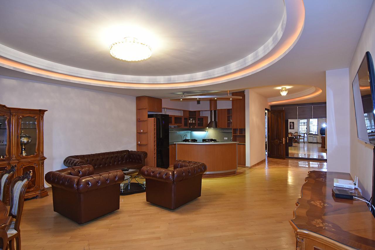 Rent Inn Yerevan On North Avenue Exterior foto