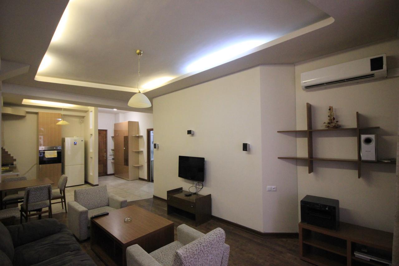 Rent Inn Yerevan On North Avenue Exterior foto